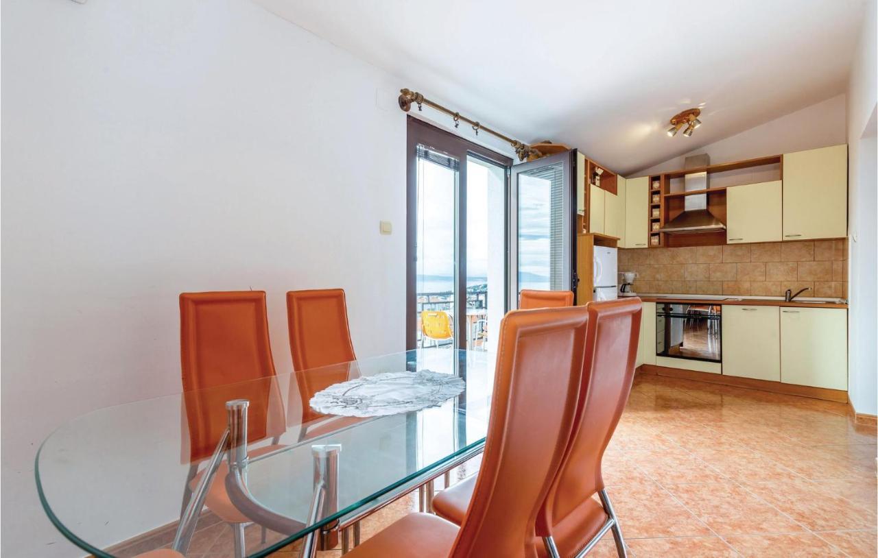 Cozy Apartment In Novi Vinodolski With Kitchen Exterior foto
