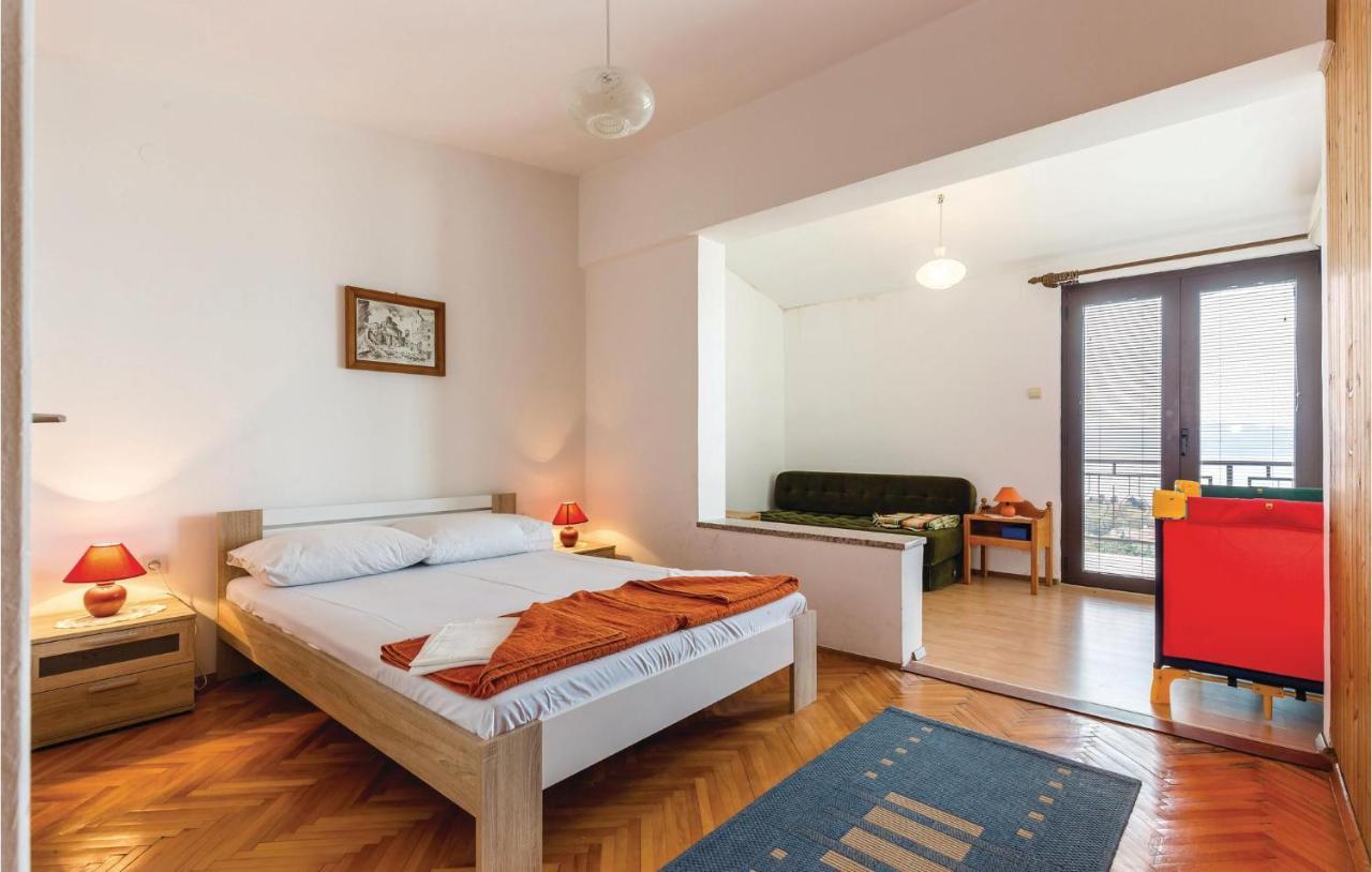 Cozy Apartment In Novi Vinodolski With Kitchen Exterior foto