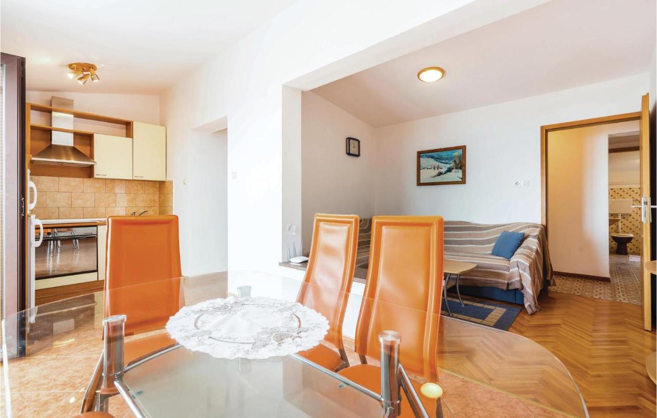 Cozy Apartment In Novi Vinodolski With Kitchen Exterior foto