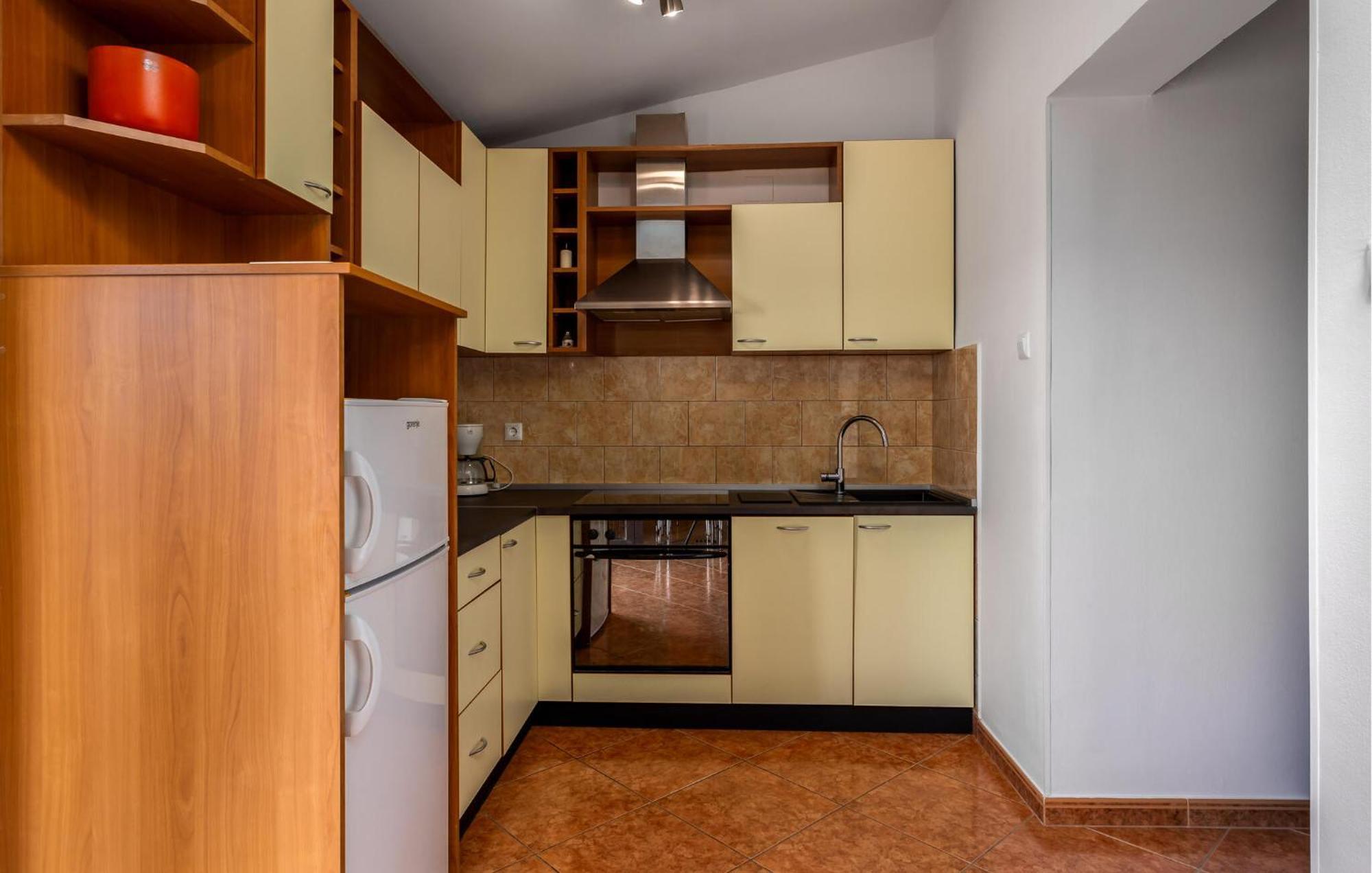 Cozy Apartment In Novi Vinodolski With Kitchen Exterior foto