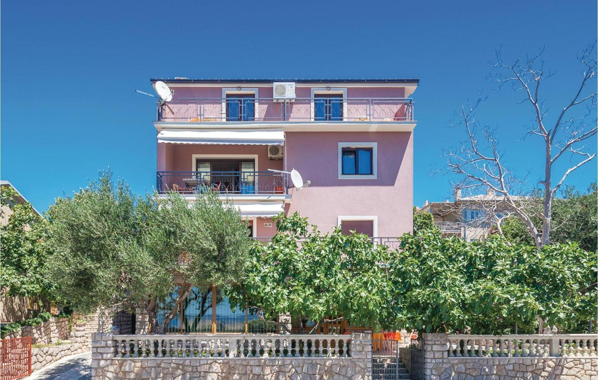 Cozy Apartment In Novi Vinodolski With Kitchen Exterior foto